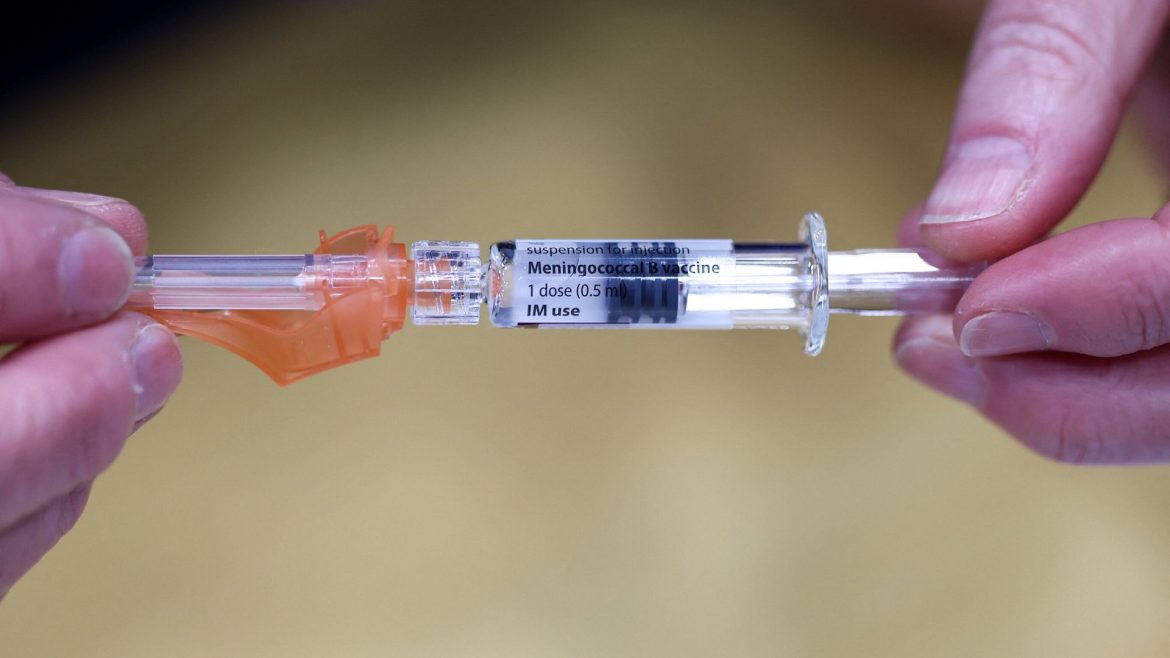 Student dies after meningitis outbreak in Home Counties
