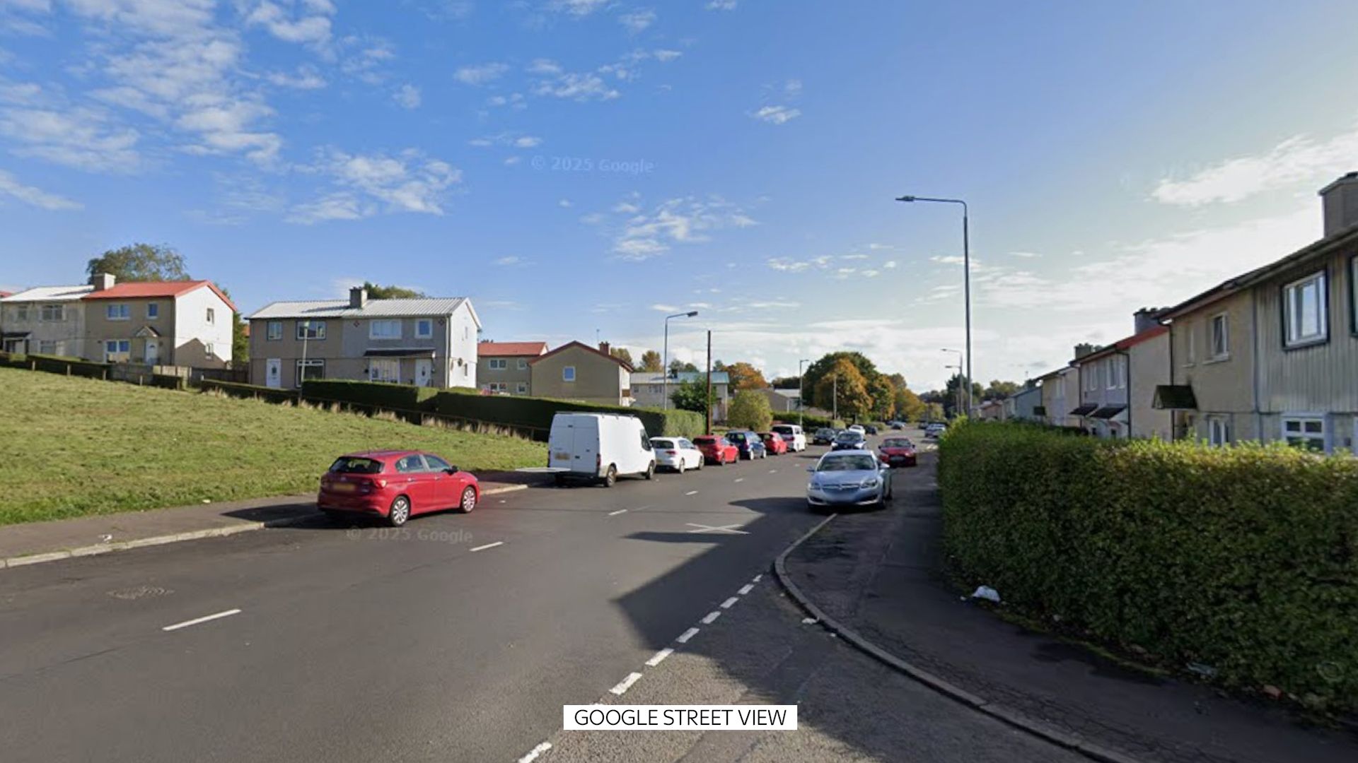 Police seize bag of guns found in street