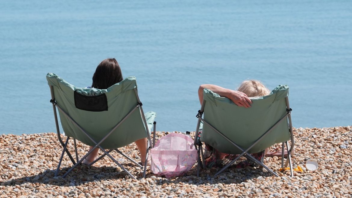 Met Office warns of increased likelihood of summer heatwave