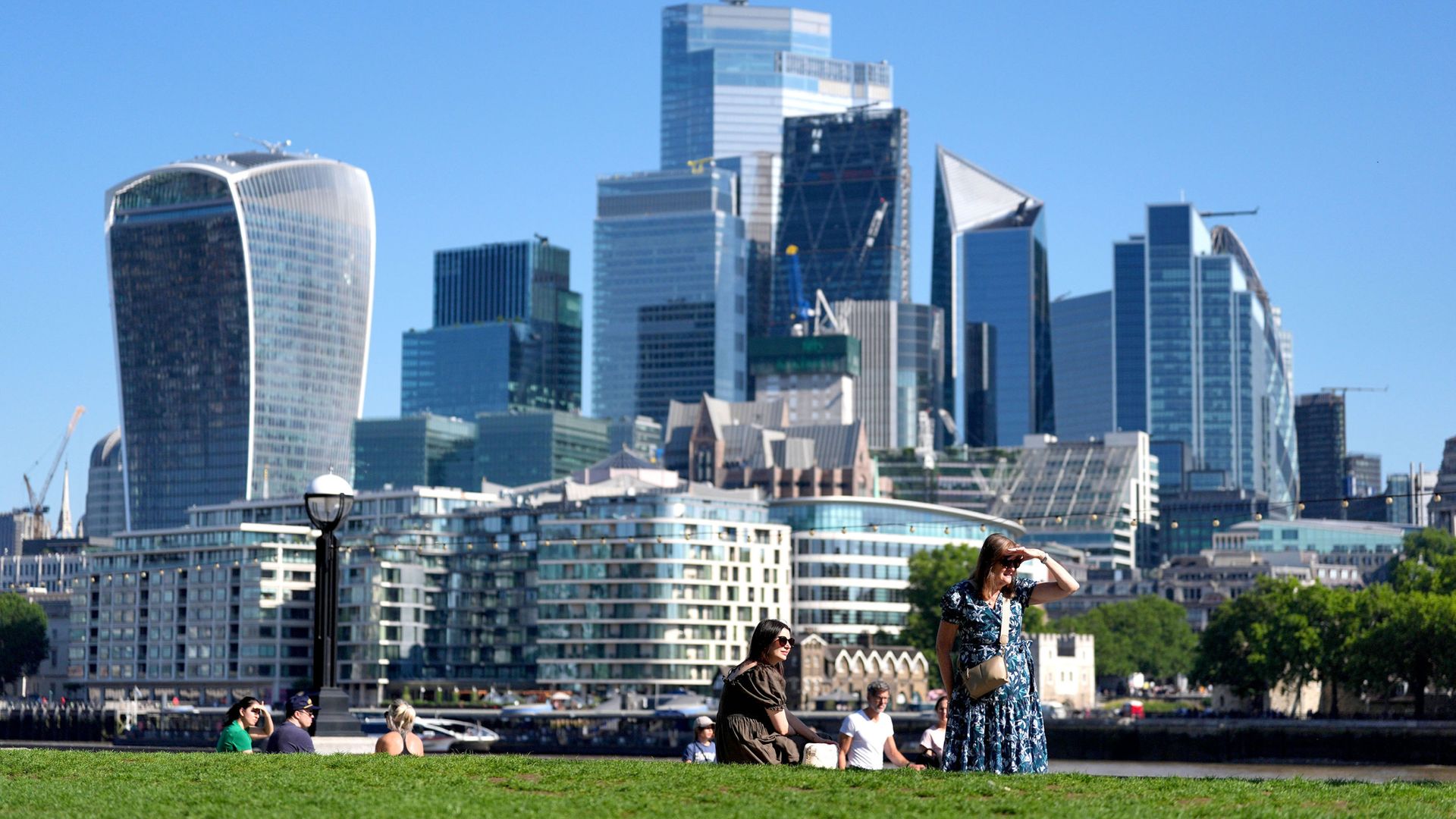 'Muggier' heatwave could hit 34C as extreme heat warning issued