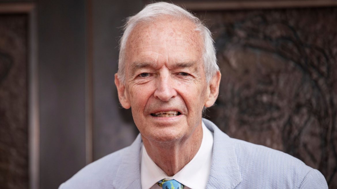Former Channel 4 News presenter Jon Snow reveals he is living with dementia