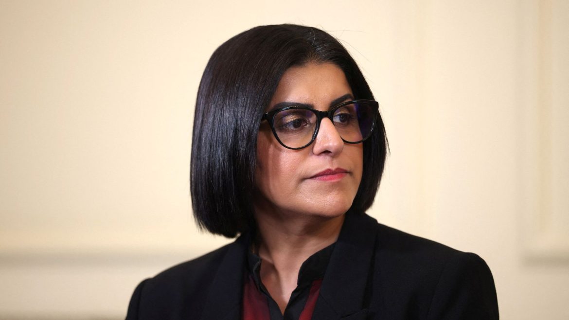 <a href='https://news.sky.com/story/politics-latest-burnham-starmer-labour-tories-badenoch-farage-12593360?postid=11966162#liveblog-body'>Asylum seekers to pay £10k towards their accommodation</a>