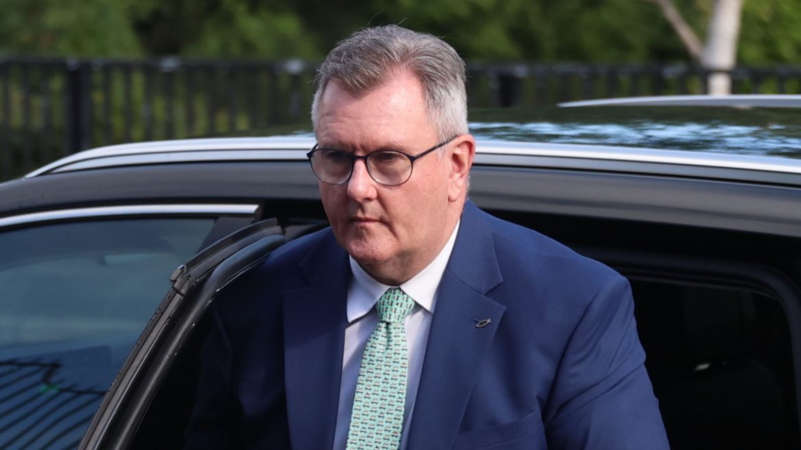 Sir Jeffrey Donaldson denies apology was about alleged abuse