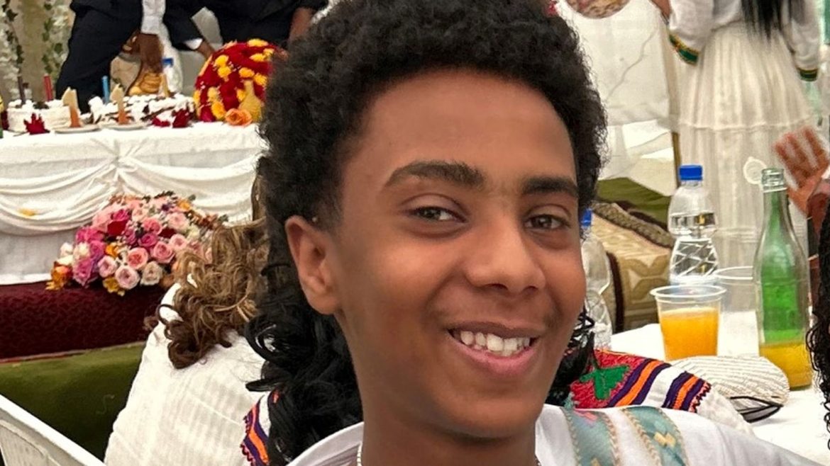 Teenagers not guilty of murdering 15-year-old boy in sword attack