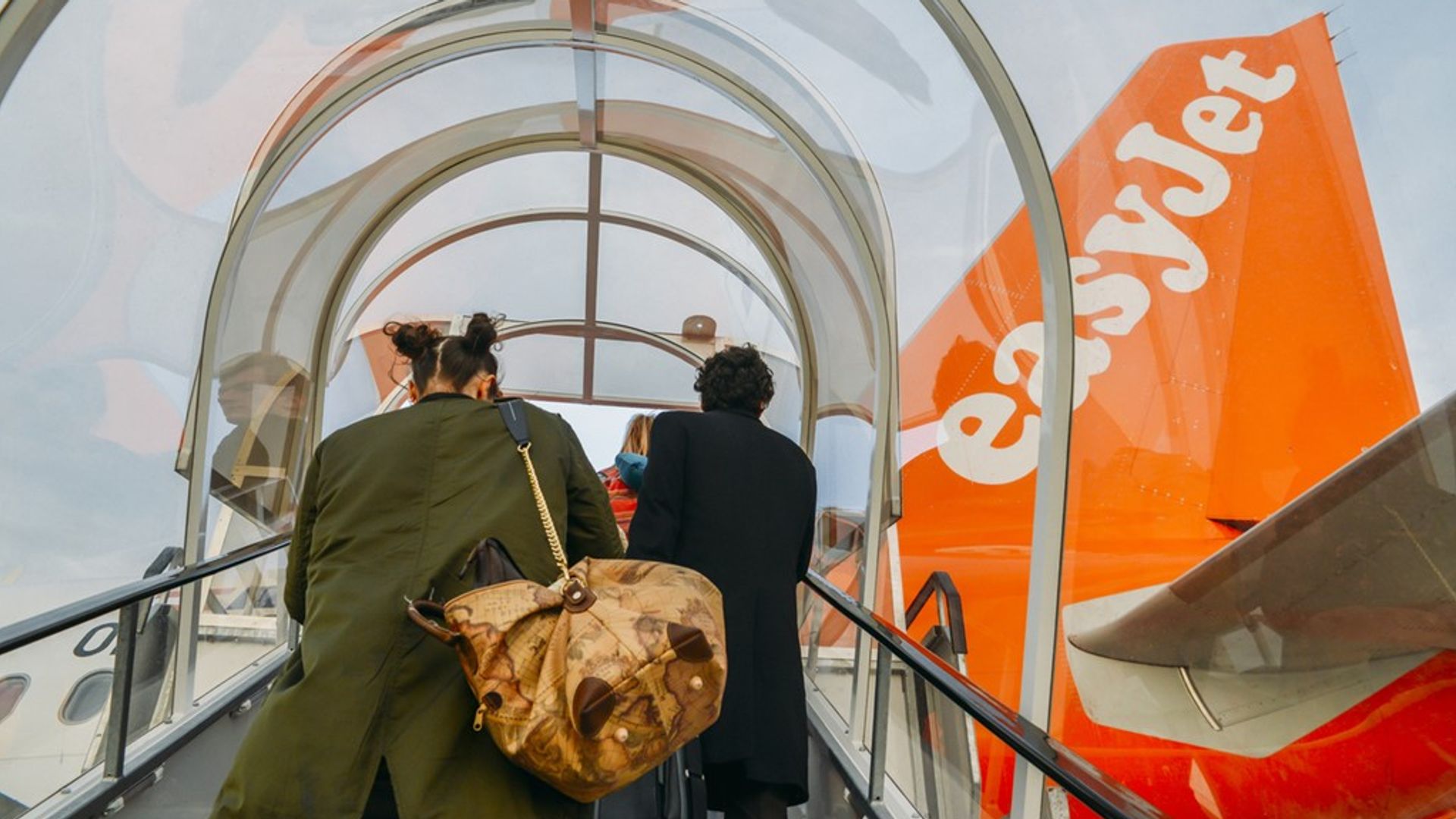 Rival bid to take over easyJet beats previous offer