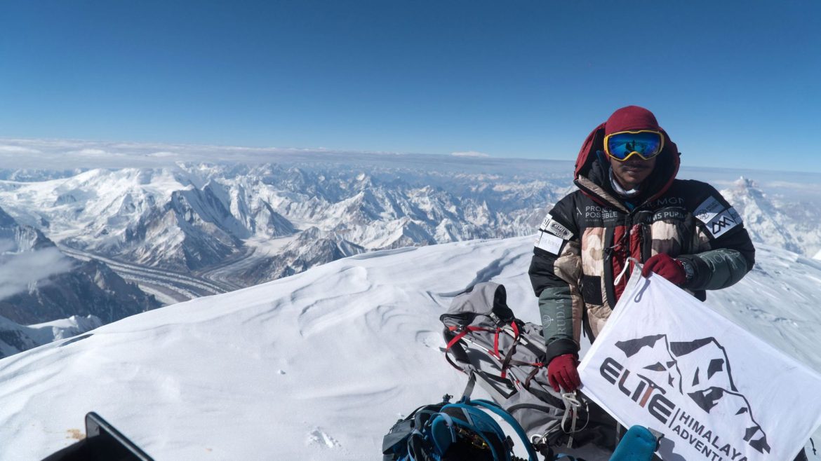Ex-British special forces soldier missing after avalanche