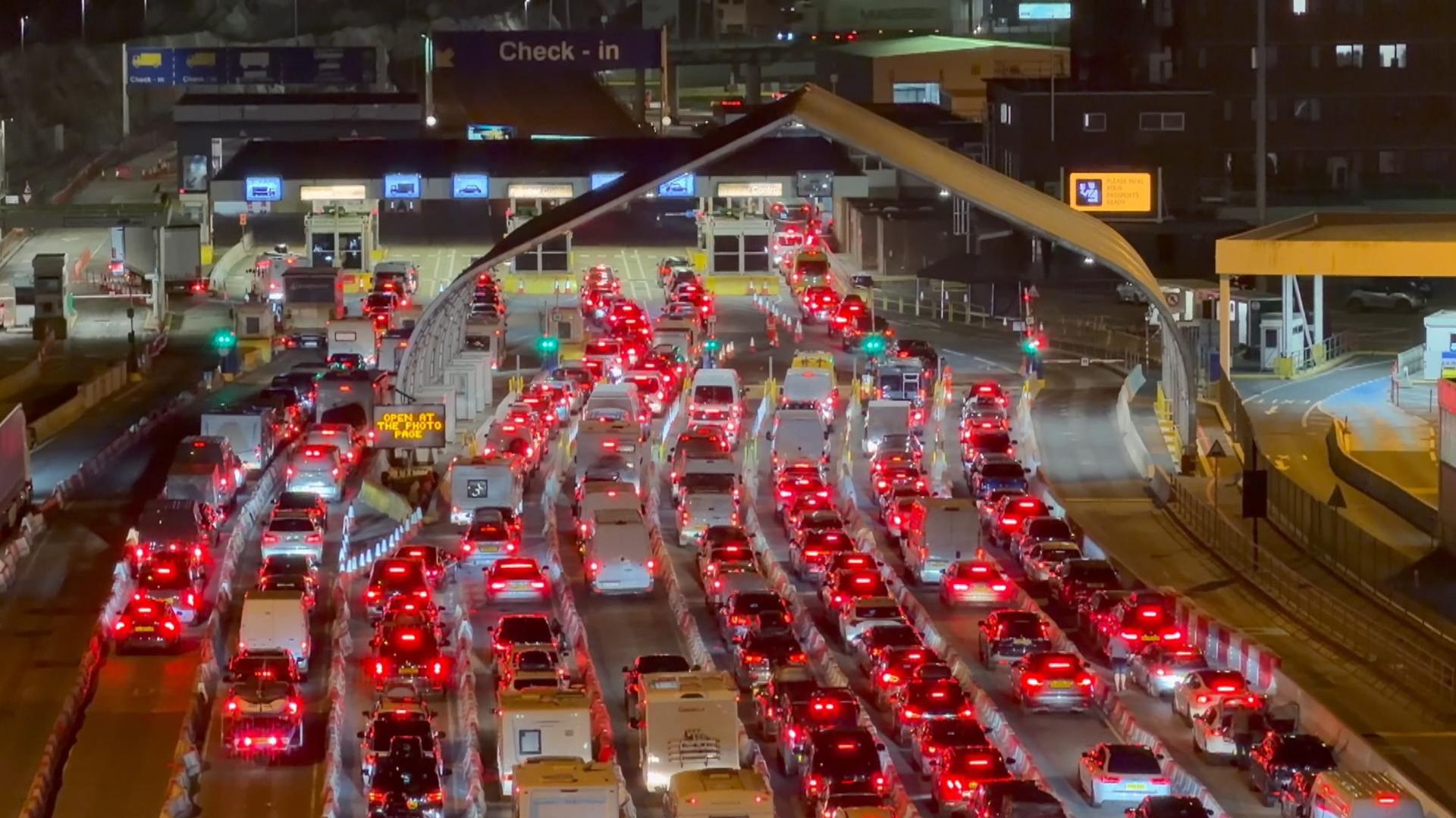 Queues close to an hour at Dover ahead of one of the busiest weekends for drivers