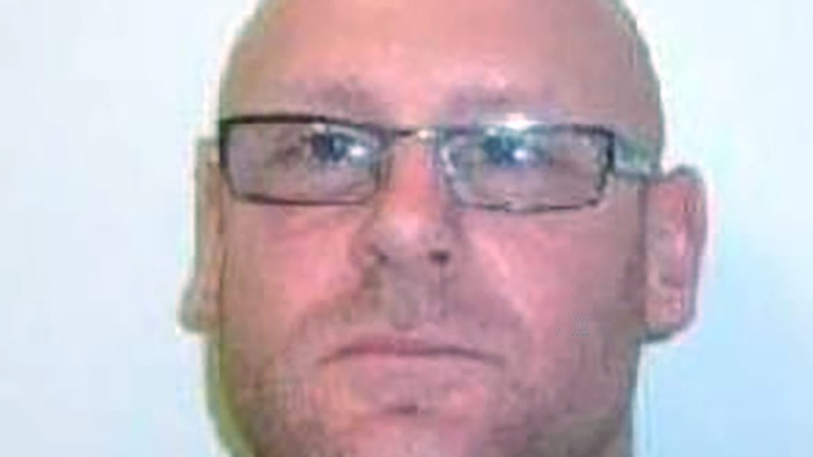 Manhunt for child rapist who escaped while on leave