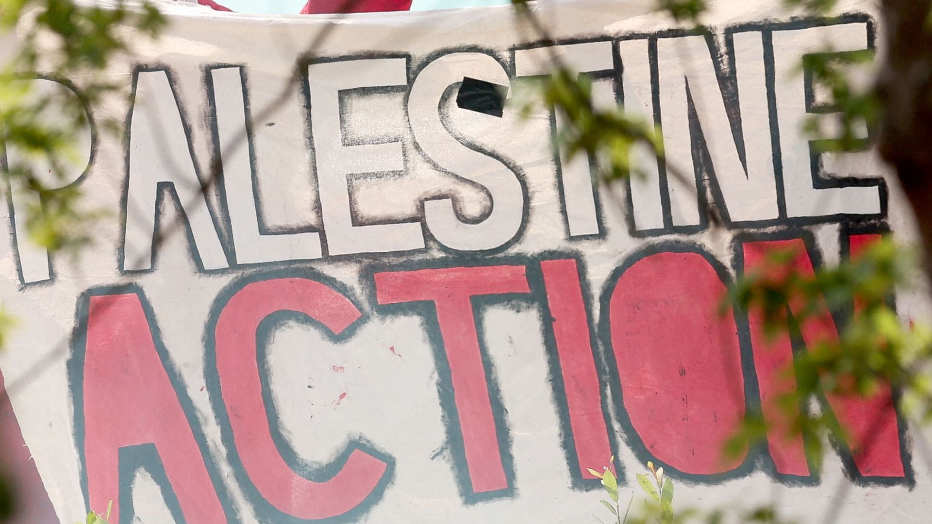 <a href='https://news.sky.com/story/politics-latest-burnham-labour-farage-badenoch-reform-12593360?postid=12290168#liveblog-body'>US sanctions Palestine Action as 'transnational terrorist group'</a>