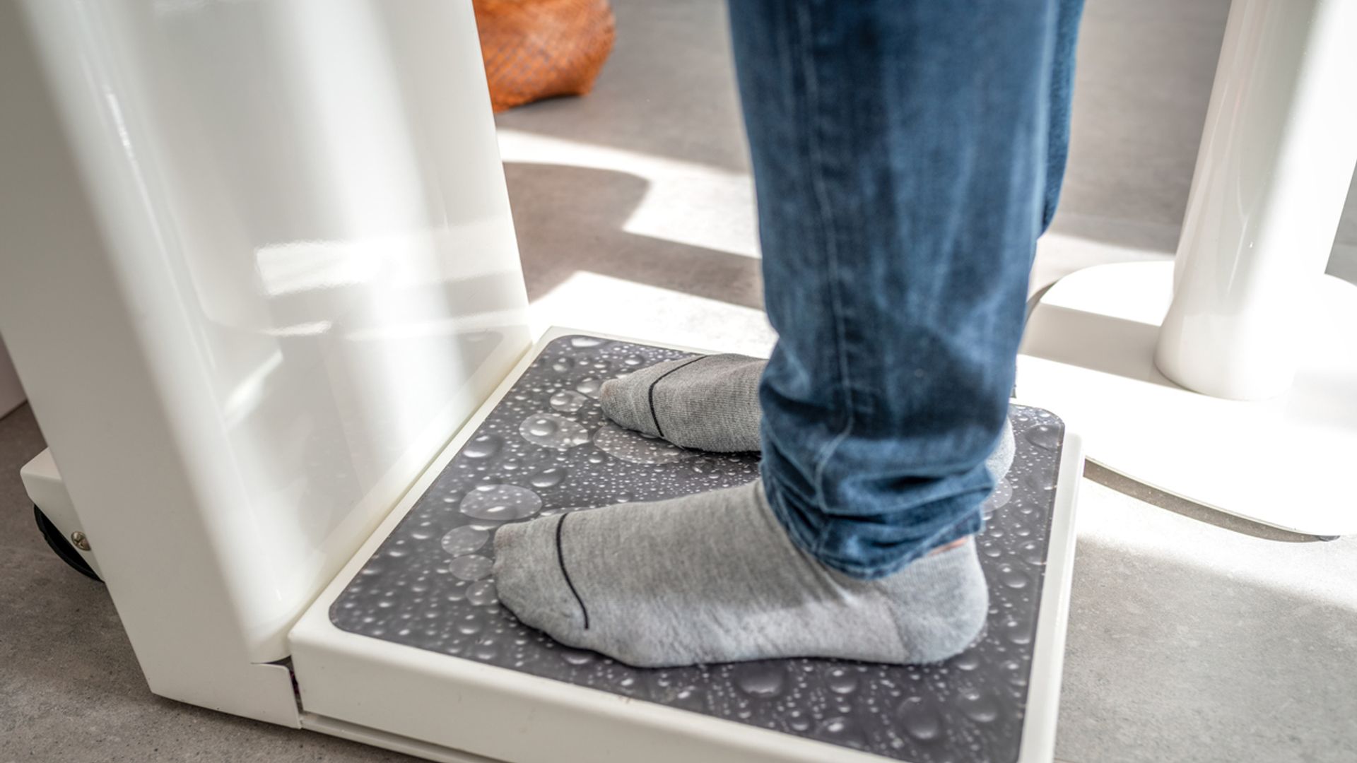 UK first in Europe to approve 'much cheaper' weight loss pill