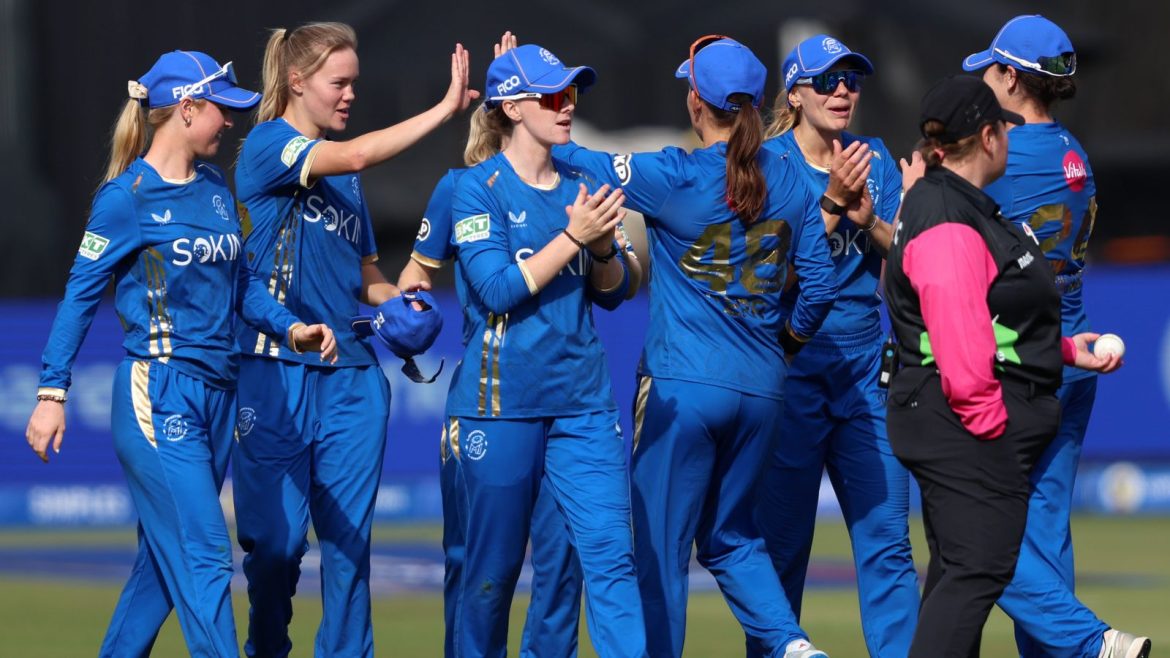 The Hundred: MI London women break their duck with victory over London Spirit thanks to Melie Kerr’s defiant half-century | Cricket News