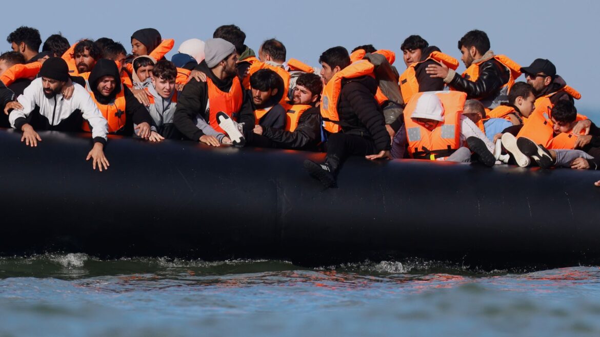 UK-France 'one in, one out' migrant deal scrapped