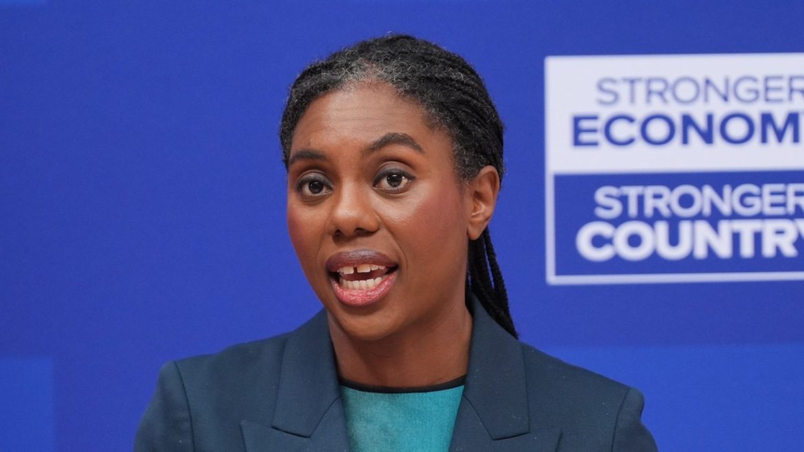 <a href='https://news.sky.com/story/politics-latest-burnham-labour-farage-badenoch-reform-macron-12593360?postid=12376977#liveblog-body'>Argentina is a 'weak country' because of its threats over Falkland Islands, Badenoch says</a>